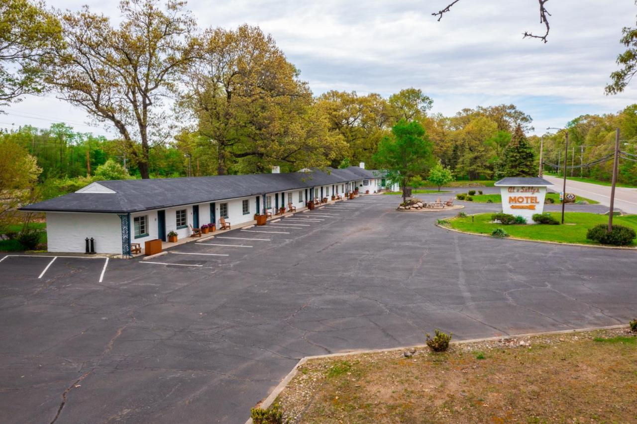 Motel Al & Sally's *